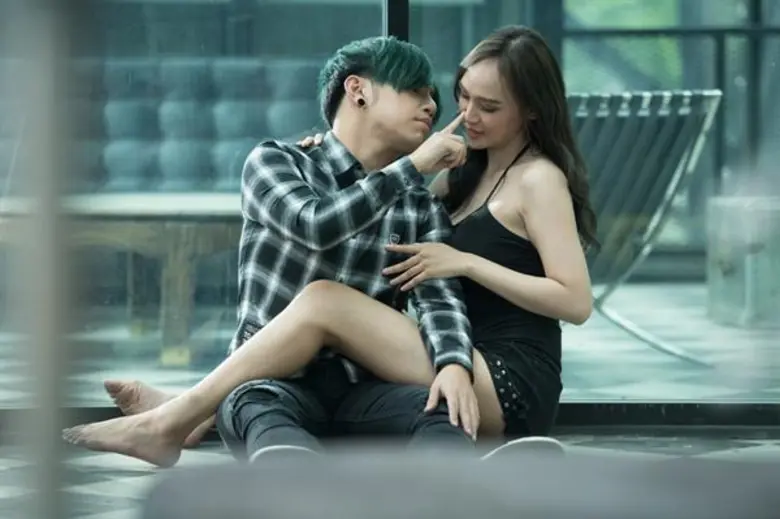 บุกกองเอ็มวีเพลง “เคียว” เจอภาพ “เก่ง วงเฟลม” นัวเนียหญิง!