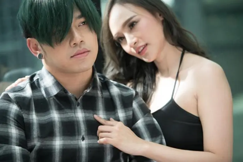 บุกกองเอ็มวีเพลง “เคียว” เจอภาพ “เก่ง วงเฟลม” นัวเนียหญิง!