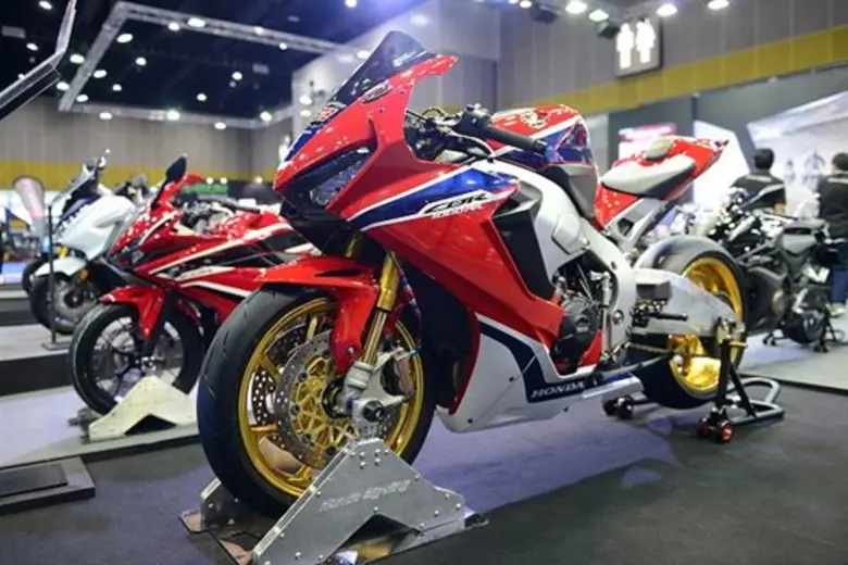 “ฮอนด้า บิ๊กวิง พระราม 3” อัดแคมเปญกระหน่ำบิ๊กมอเตอร์เซล ซื้อบิ๊กไบค์รุ่นยอดนิยมรับของแถมรวมเฉียดครึ่งแสนบาท