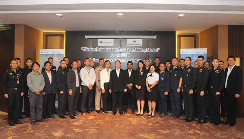 นายสาธิต รัฐเลิศกานต์ (กลาง) รองกรรมการผู...