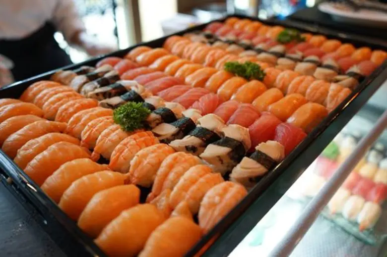 “อินเตอร์เนชั่นแนล บุฟเฟ่ต์ ลันซ์ คนละ 399 บาทสุทธิ” ที่โรงแรม อัล มีรอซ