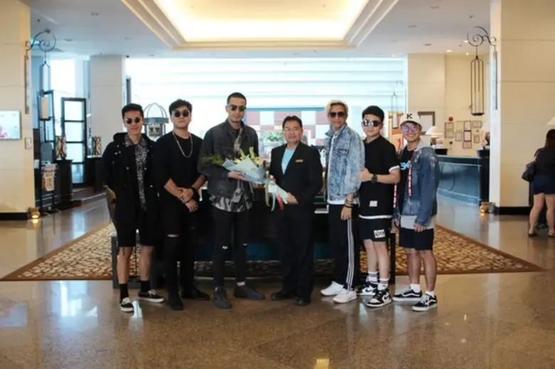 นายมนูญ วุฒิ ผู้จัดการทั่วโรงแรมเซ็นทารา ...