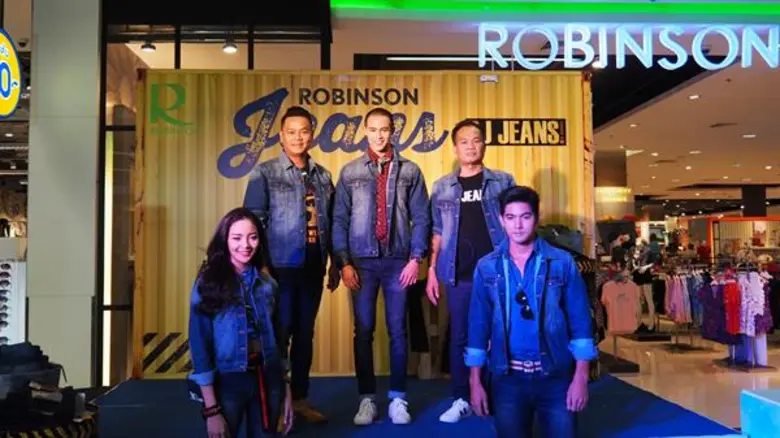 แชมป์ ชนาธิป โชว์หุ่นแซบ..ท้าแดด! ในงานเปิดตัวคอลเลกชั่นใหม่ BJ Jeans Meet & Greet 2018