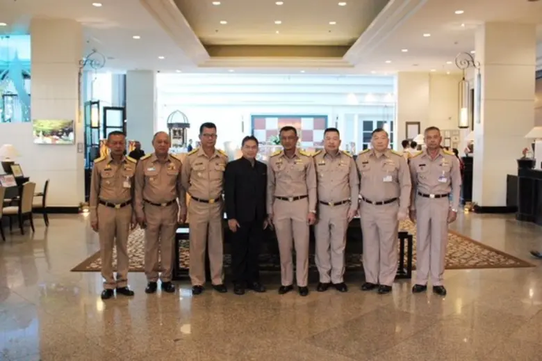 นายมนูญ วุฒิ ผู้จัดการทั่วโรงแรมเซ็นทารา ...