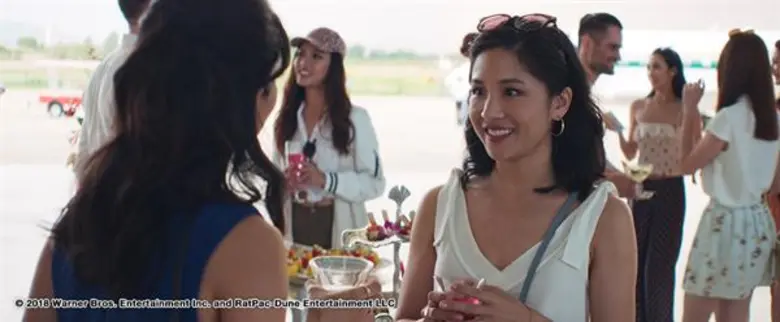 Movie Guide: ทุกคนต่างตกหลุมรัก อย่างคลั่งไคล้ ไปกับ "Crazy Rich Asians - เครซี่ ริช เอเชี่ยนส์ เหลี่ยมโบตั๋น"