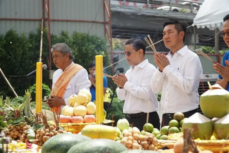 “สิงห์ คอมเพล็กซ์” จัดพิธีตั้งศาลพระพรหมเสริมความเป็นสิริมงคล ดีเดย์เปิดให้บริการ 1 ตุลาคมนี้