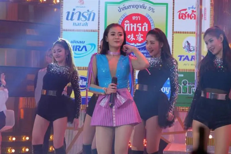 ทีวีไกด์: รายการ “กิ๊กดู๋ สงครามเพลงเงาเสียง” “ลำไย ไหทองคำ” ควง “หมิว บูม บูม แคช” โชว์เพลงฮิต “สาธุ” พร้อมนั่งแท่นศิลปินต้นฉบับ พบผู้แข่งขันสวย-หมวย เอ็กซ์! เด็ดไม่แพ้ต้นฉบับ