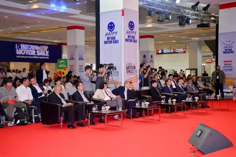 ภาพข่าว: ยานยนต์สแควร์ กรุ๊ป มอบเงิน 100,000 บาท สมทบทุนสมาคมผู้สื่อข่าวรถยนต์และรถจักรยานยนต์ไทย