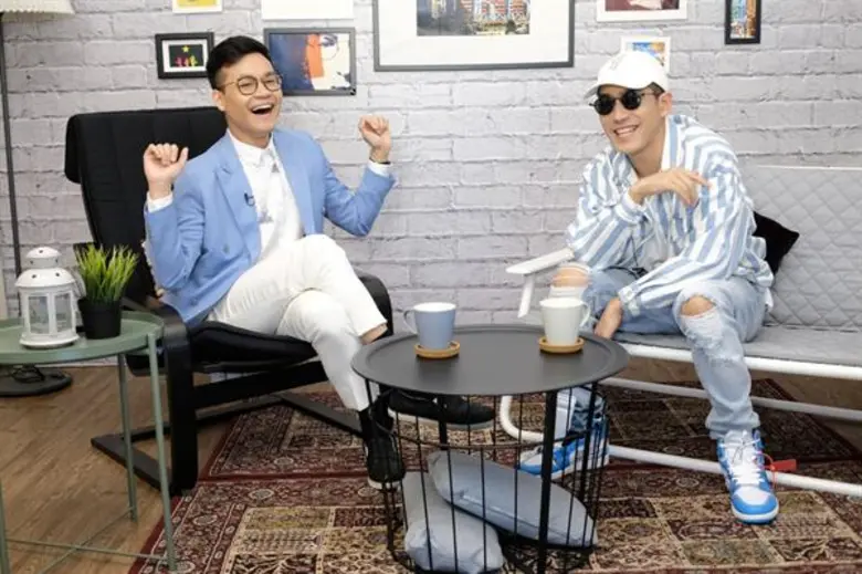 ทีวีไกด์: รายการ “Loukgolf’s English Room” แขกรับเชิญ โต้ง Twopee Southside O/A วันอาทิตย์ที่ 26 สิงหาคม นี้ เวลา 13.00 น.