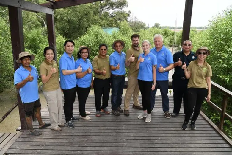 Ms. Karin Humphreys ผู้บริหารจัดซื้อ (ที่...