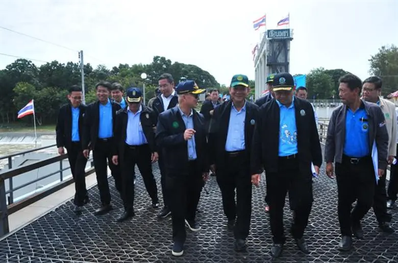 รัฐมนตรีช่วยเกษตรฯ "ลักษณ์" ติดตามสถานการณ์น้ำและการบริหารจัดการน้ำ ลุ่มน้ำเพชรบุรี (เขื่อนแก่งกระจาน และเขื่อนเพชร) พร้อมมอบหมายกรมชลประทานบูรณาการกับหน่วยงานที่เกี่ยวข้อง เฝ้าระวังและติดตามสถานการณ์น้ำอย่างใกล้ชิด