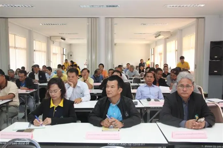 กยท. เปิดโต๊ะเจรจาร่วมสถาบันเกษตรกรฯ เปิดล็อตแรกขายยางแผ่นรมควัน 3,000 ตัน