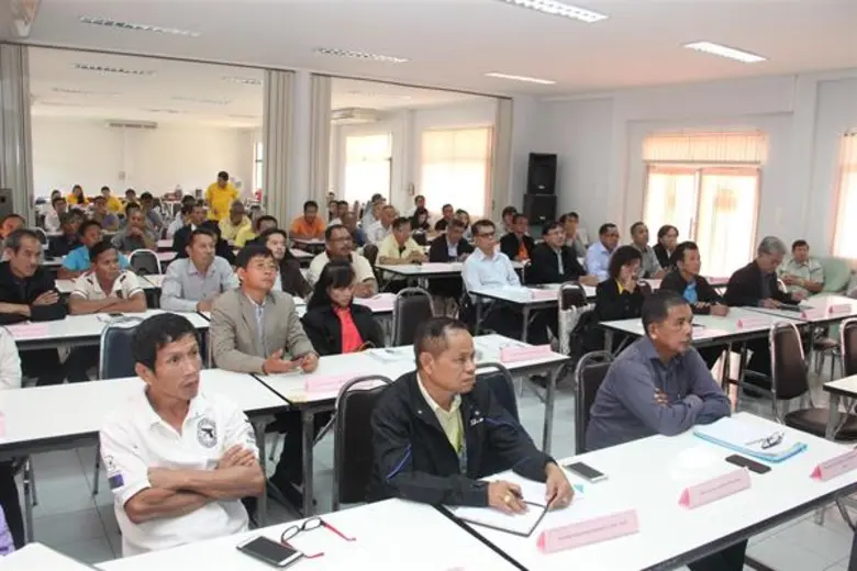 กยท. เปิดโต๊ะเจรจาร่วมสถาบันเกษตรกรฯ เปิดล็อตแรกขายยางแผ่นรมควัน 3,000 ตัน