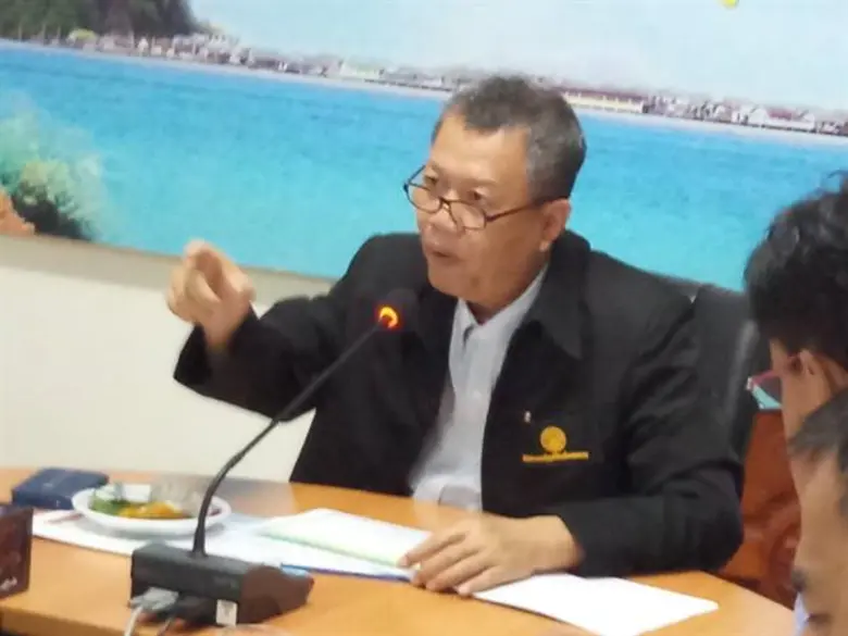 นายธราดล วัชราวิวัฒน์ หัวหน้าผู้ตรวจราชกา...