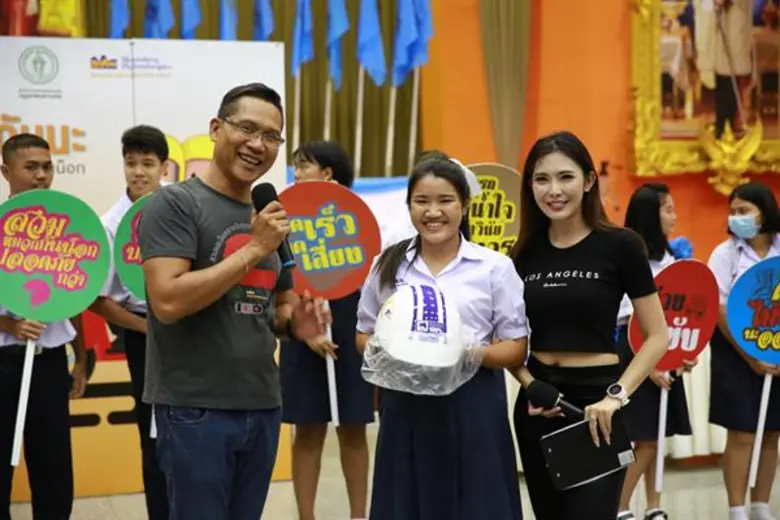 สำนักการจราจรและขนส่ง กรุงเทพมหานคร จัดกิจกรรม “กันน็อก กันนะ” รณรงค์สวมหมวกกันน็อก 100 %