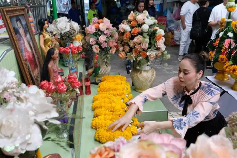 เป็นละครเวทีฟอร์มยักษ์ที่สร้างความประทับใ...