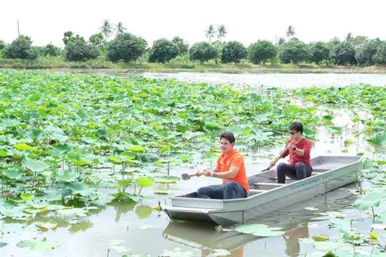 ทีวีไกด์: รายการ "สมุดโคจร On The Way" เปิดมิติใหม่แห่งการท่องเที่ยวเชิงเกษตร ภาคกลางเที่ยวใกล้ สัมผัสวิถีชีวิตชุมชนพื้นเมือง