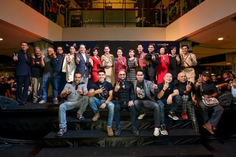 ยิ่งใหญ่อลังการสมการรอคอยเมื่อ อนันดา เอเ...