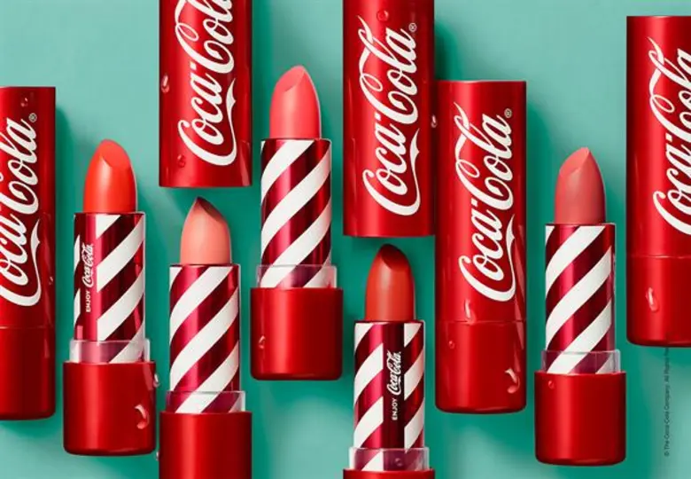 “เดอะเฟสชอป” เอาใจแฟนคลับ Coca-Cola เปิดตัวคอลเลกชั่นใหม่ โดดเด่น สะดุดตา น่าสะสม