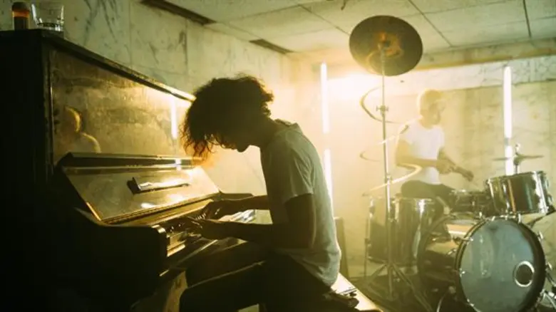 เรียกว่าเป็นอีกหนึ่งวงร็อคสัญชาติไทยที่แฟ...