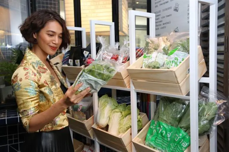 “ท็อป” จับมือ “นุ่น” ปิ๊งไอเดียสร้างชุมชนไทยให้ยั่งยืน หลังชมโครงการเพื่อสังคมแนวคิดใหม่ “เซ็นทรัล ทำ”