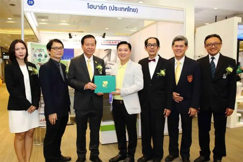 นายนินนาท ไชยธีรภิญโญ ประธานสถาบันอาคารเข...