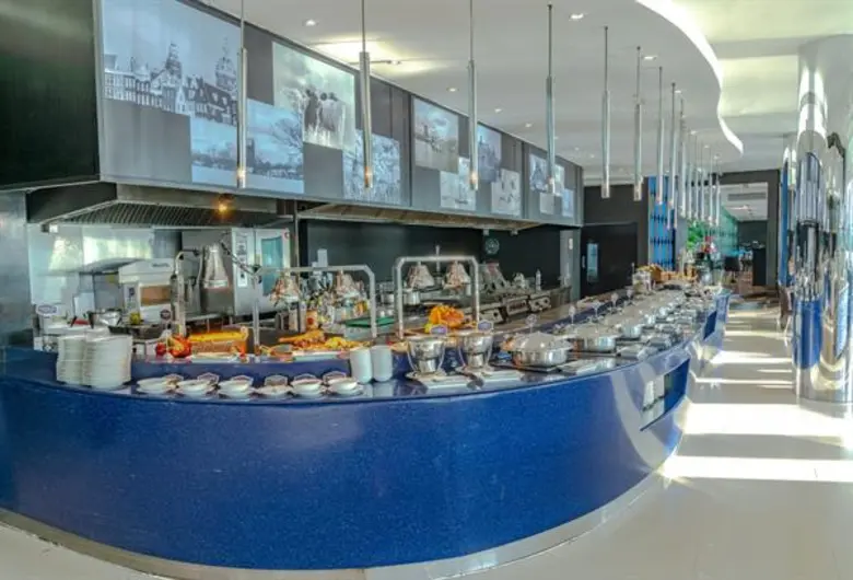 ห้องอาหารเดอะ เทอเรส แอท 72 โรงแรมแม่น้ำ ...