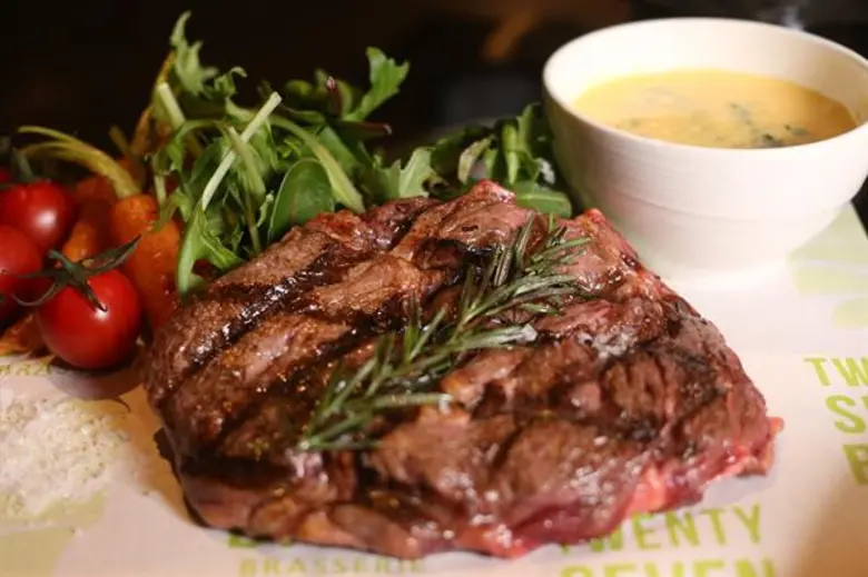 บุฟเฟ่ต์มื้อค่ำทุกวันศุกร์และวันเสาร์ ตั้...