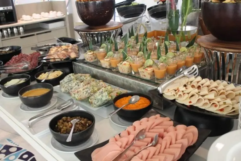 โรงแรมเซ็นทารา กะรน รีสอร์ท ภูเก็ต ต่อเวล...