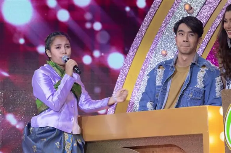 เขินจริง! "น้องเพลง" สาวลิเกตัวน้อยประชัน...