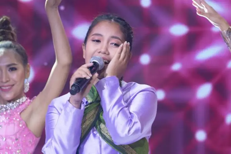 ระทวยทั้งเวที! “น้องเพลง” สาวน้อยลิเกปล่อยพลังเสียงท้าดวล หนุ่มหล่อเสียงดี “ไต้ฝุ่น” ในร้องถล่มดาว