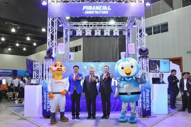 นายผยง ศรีวณิช กรรมการผู้จัดการใหญ่ ธนาคา...