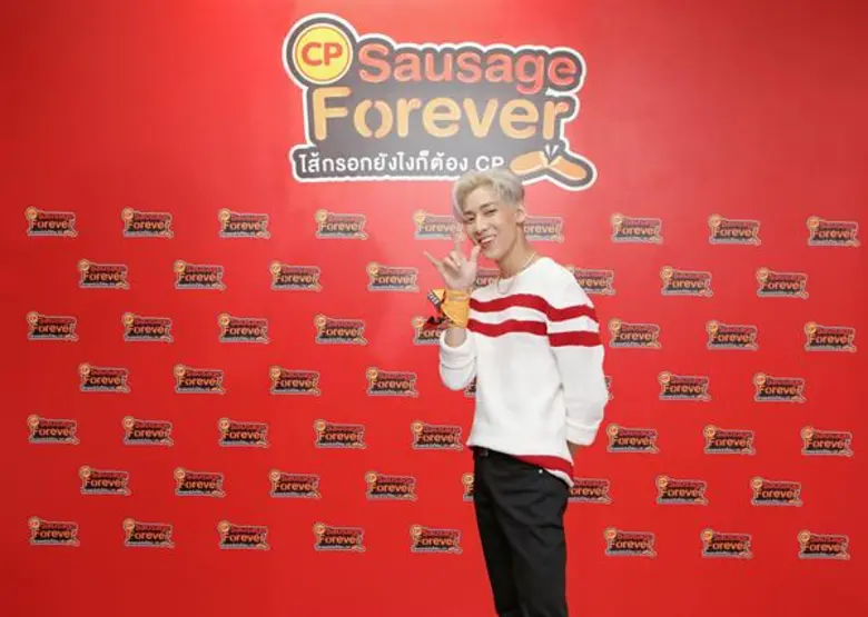 นาทีนี้หนุ่มที่ฮอตที่สุดคงเป็นใครไม่ได้ ต...