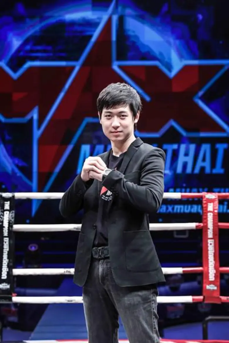 นายอาสิระ เตาะเจริญสุข ประธานบริษัท แม็กซ...