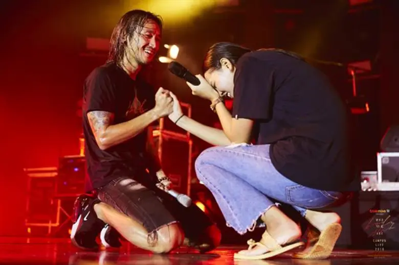 ทรูมูฟ เอชควง “พี่ตูน อาทิวราห์” พิสูจน์ ความเร็วแรง 4G จากเหนือจรดใต้ ส่ง “บอดี้สแลม” ระเบิดความมันแรงเกินคาด! บุกรั้ว 15 มหาวิทยาลัยทั่วประเทศ ตอกย้ำ ที่ 1 เครือข่ายของวัยทีน