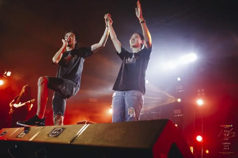 ทรูมูฟ เอชควง “พี่ตูน อาทิวราห์” พิสูจน์ ความเร็วแรง 4G จากเหนือจรดใต้ ส่ง “บอดี้สแลม” ระเบิดความมันแรงเกินคาด! บุกรั้ว 15 มหาวิทยาลัยทั่วประเทศ ตอกย้ำ ที่ 1 เครือข่ายของวัยทีน