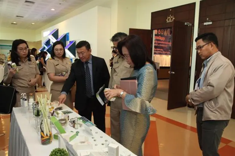 วว. ผนึกกำลังเครือข่ายพันธมิตร 5 มหาวิทยาลัยรัฐ ขับเคลื่อนเศรษฐกิจฐานรากด้วยวิทย์-เทคโนโลยี-นวัตกรรม ปักหมุดพัฒนาผู้ประกอบการโอทอปในพื้นที่ 10 จังหวัดเป้าหมาย