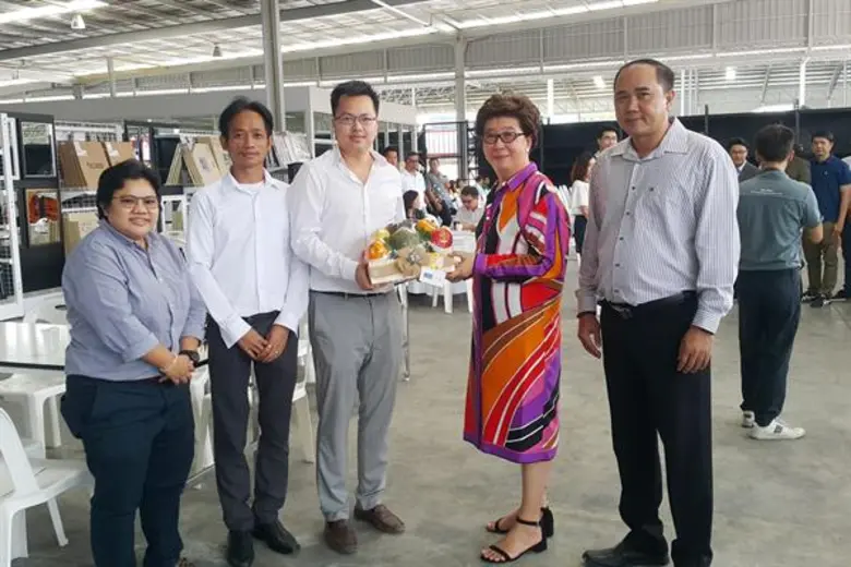 นายณัฐพล สังขะภักดี (ที่ 3 จากซ้าย) ผู้จั...