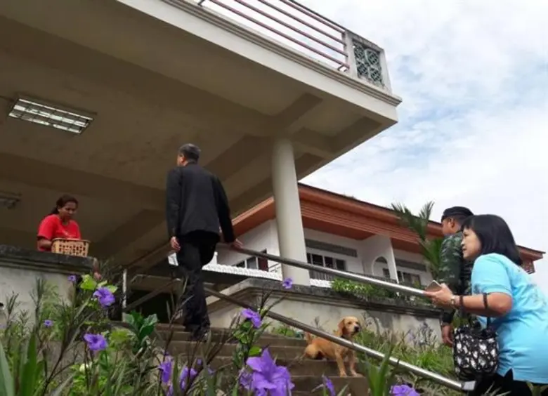 หัวหน้าผู้ตรวจราชการ ส.ป.ก. ตรวจพื้นที่ยึดคืนตามคำสั่งคสช.ที่36/2559 และตรวจเยี่ยมทหารผู้ปฏิบัติงานและเจ้าหน้าที่ช่างรังวัดที่ดิน ส.ป.ก. ณ แปลงที่ดิน No.83 ตำบลหงษ์ อำเภอท่าแซะ จังหวัดชุมพร