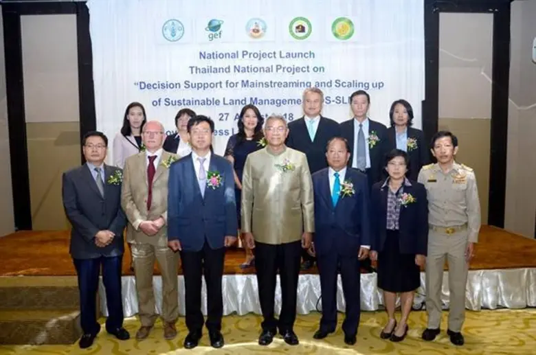 นายวิวัฒน์ ศัลยกำธร รัฐมนตรีช่วยว่าการกระ...