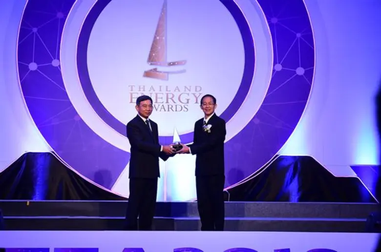 โรงงานผลิตอาหารสัตว์บกบางนา กม. 21 ของบริ...