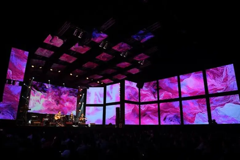 มอบความสุขและสนุกสนาน พร้อมโชว์ความเป็นดีว่าตัวจริง...