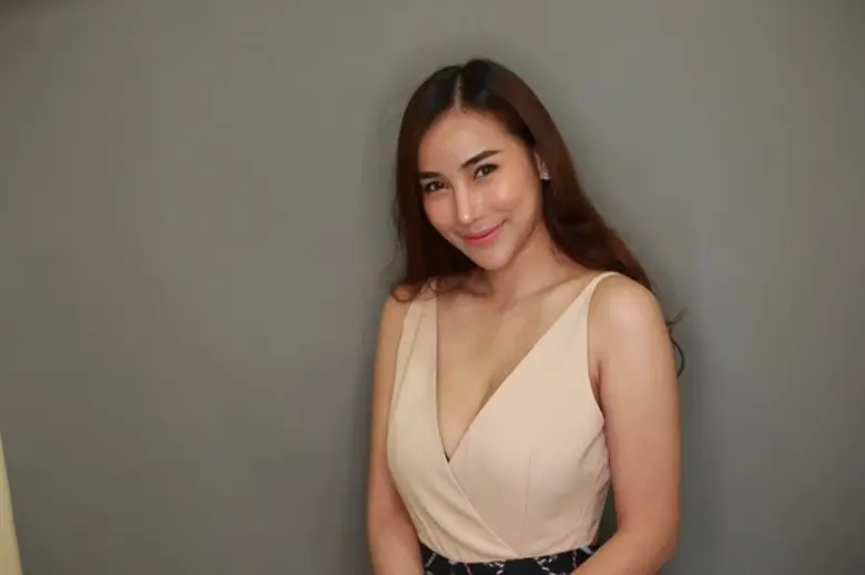 ขึ้นแท่นเป็นเนทไอดอลชื่อดังที่มีแฟนคลับเย...