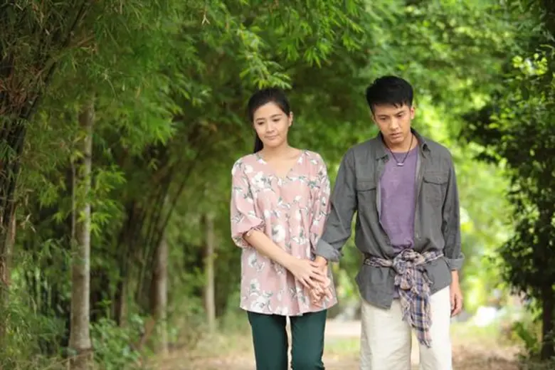 ทีวีไกด์: เรื่องย่อละคร “มนต์ฮักทรานซิสเตอร์” ออกอากาศวันที่ 1 - 2 กันยายน 2561 เวลา 17.00 น. ทางช่อง GMM25