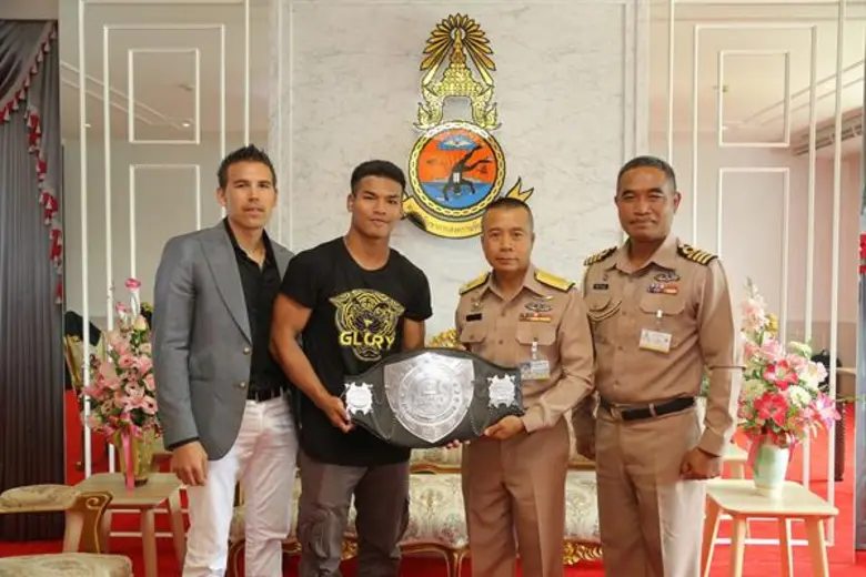 กรุงเทพฯ เพชรพนมรุ้ง เกียรติหมู่เก้า นักช...