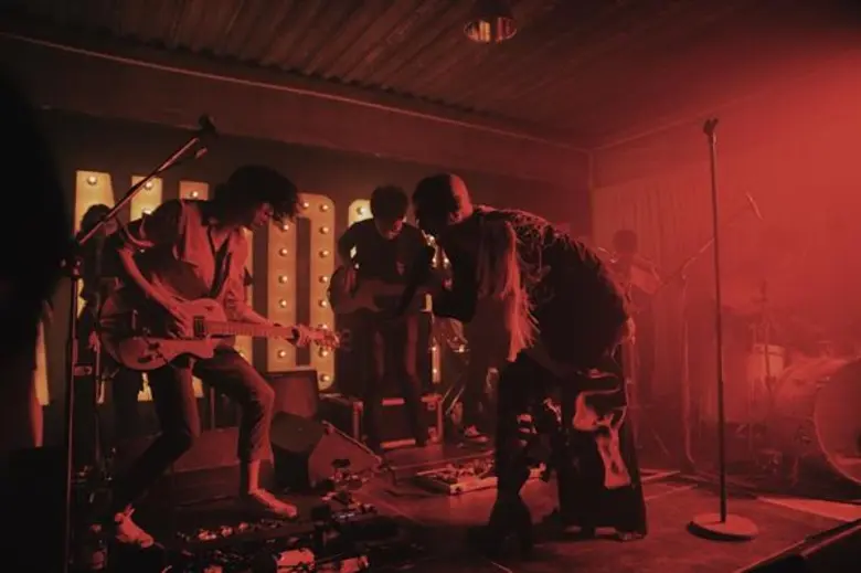 เรียกได้ว่าเป็นอีกหนึ่งวงดนตรีอินดี้ร็อคเ...