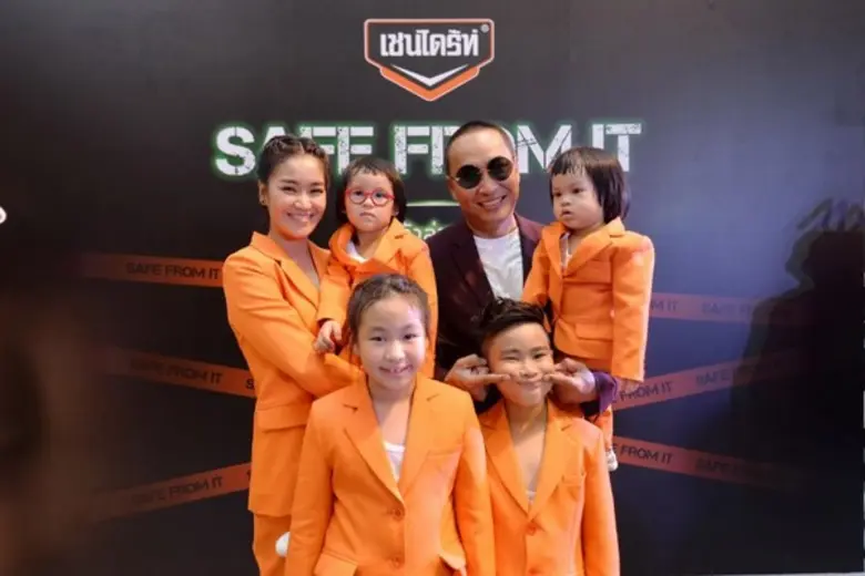 เปิ้ล นาคร นำทีมครอบครัวสายฮา ร่วมกิจกรรม “เชนไดร้ท์ Safe From It #ท้าล่าทอง”