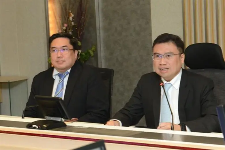 นายพรชัย ฐีระเวช ที่ปรึกษาด้านเศรษฐกิจการ...