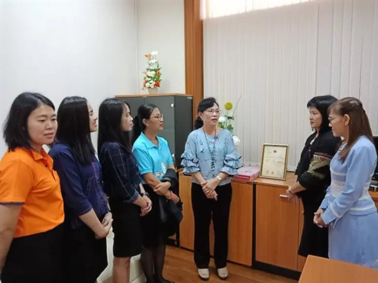 ที่ห้องทำงานผู้ตรวจราชการ ส.ป.ก. กลุ่มตรวจและประสานราชการ ได้มอบของขวัญแด่ผู้ตรวจราชการ ส.ป.ก.เนื่องในโอกาสวันเกษียณอายุราชการ ปีงบประมาณ 2561