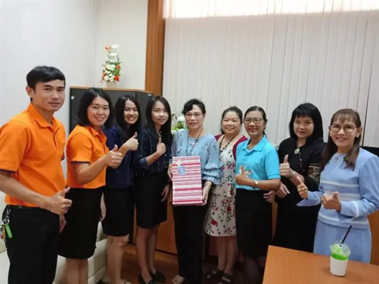 ที่ห้องทำงานผู้ตรวจราชการ ส.ป.ก. กลุ่มตรวจและประสานราชการ ได้มอบของขวัญแด่ผู้ตรวจราชการ ส.ป.ก.เนื่องในโอกาสวันเกษียณอายุราชการ ปีงบประมาณ 2561